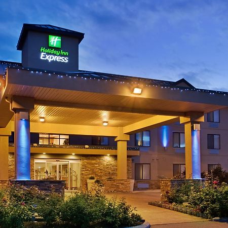 Holiday Inn Express Hotel & Suites Vernon By Ihg Екстер'єр фото