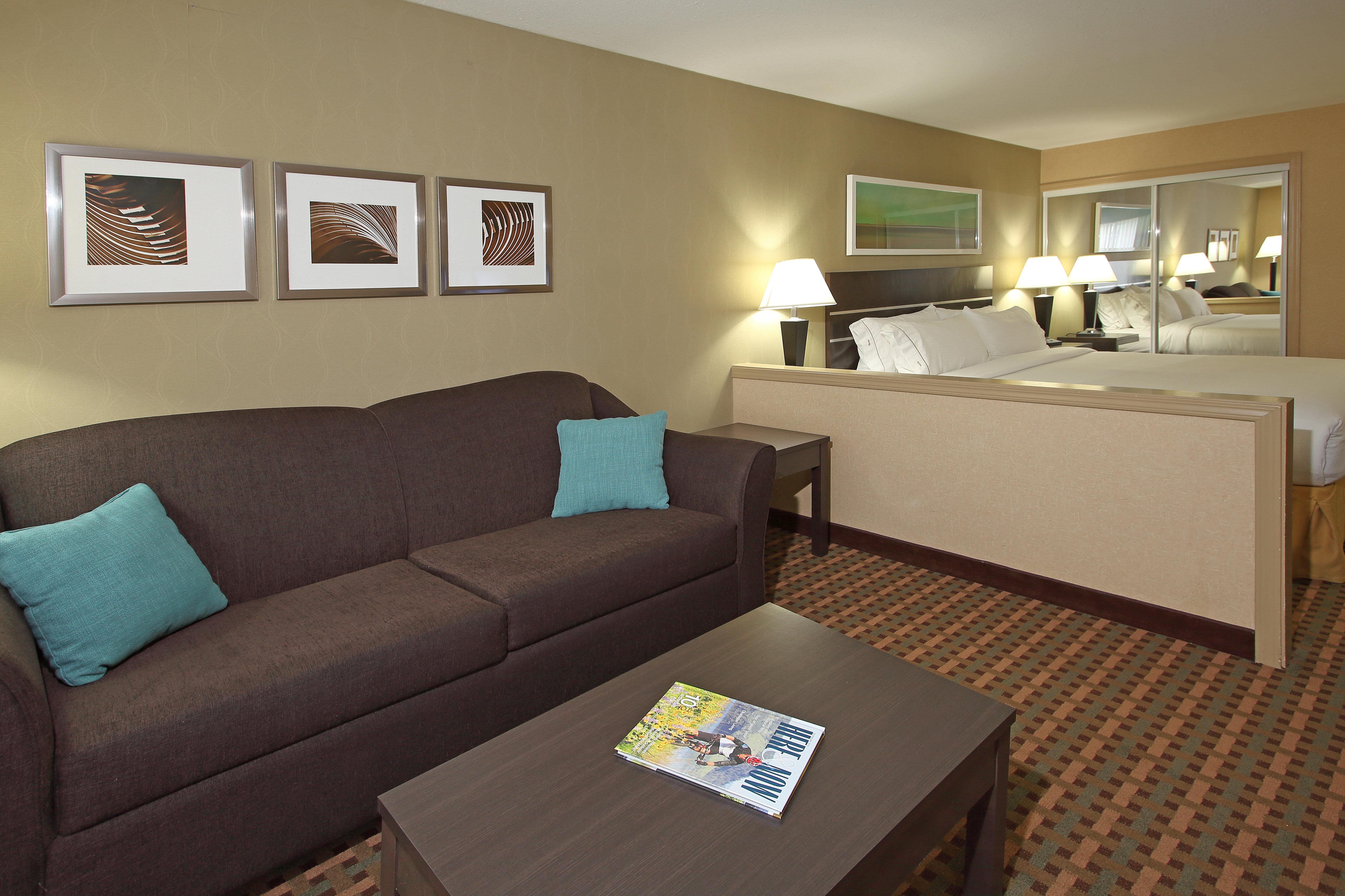 Holiday Inn Express Hotel & Suites Vernon By Ihg Екстер'єр фото