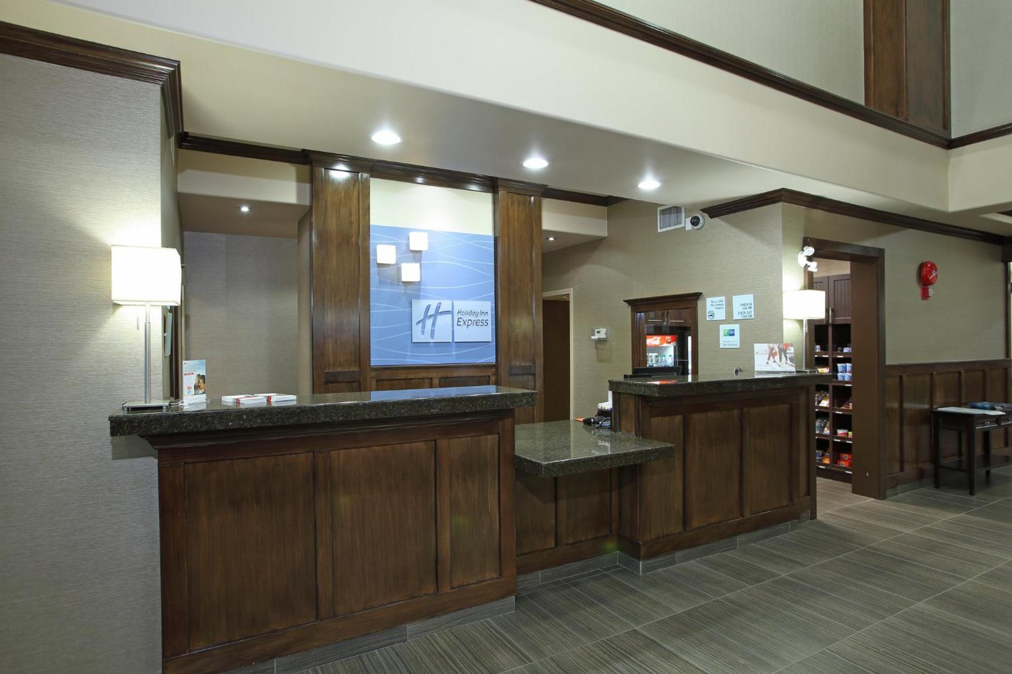 Holiday Inn Express Hotel & Suites Vernon By Ihg Екстер'єр фото