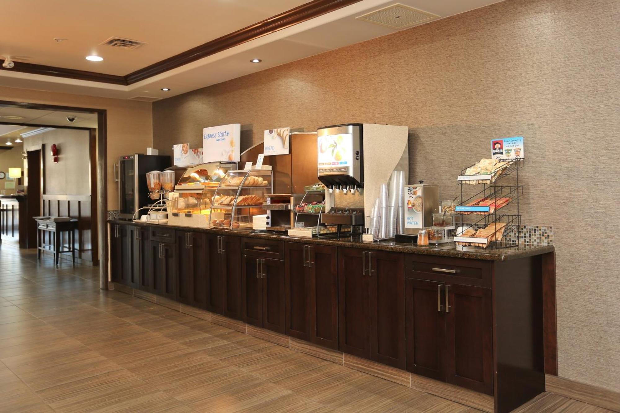 Holiday Inn Express Hotel & Suites Vernon By Ihg Екстер'єр фото