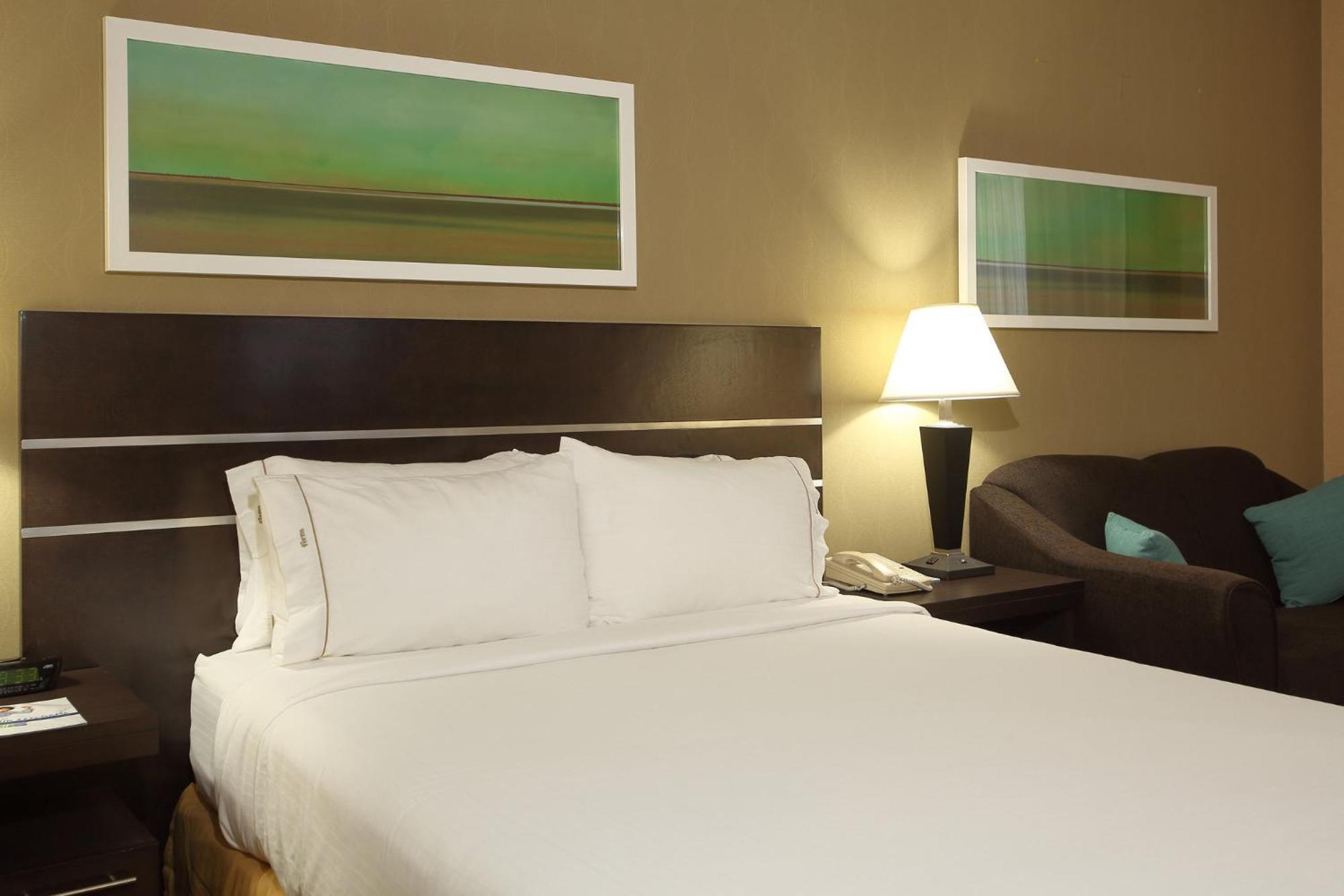 Holiday Inn Express Hotel & Suites Vernon By Ihg Екстер'єр фото